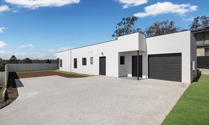 Goodna House | Brand New Luxury 3 bedroom Home/3 ensuite - bathroom/Free Wifi