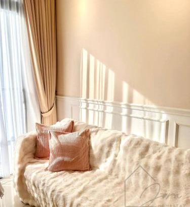 Central District Apartment | Brand New Minimalist Suite 3 Min Walk to CIQ