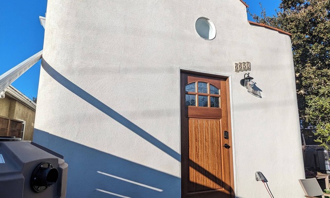 Highland Park House | Brand new quiet and cozy tiny home in the Arroyo!