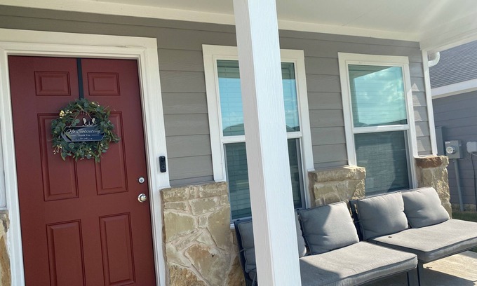 Clear Lake House | Brand New Relaxing Home with Office and Massage Chair in Quiet Neighborhood