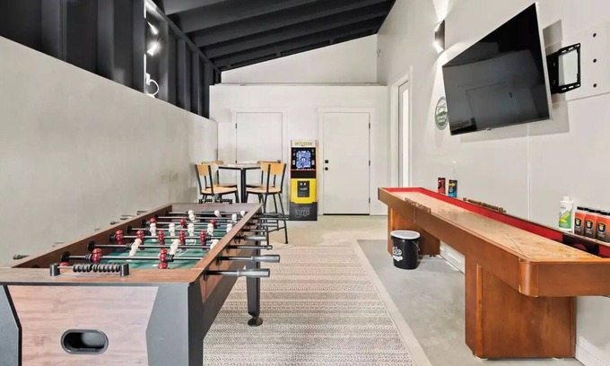 Black Mountain House | Brand New! Upscale home with 4 bedrooms, firepit, hot tub and game room