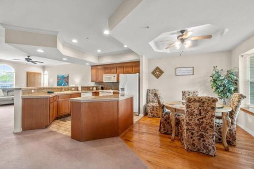 Branson House | Branson Condo at Thousand Hills Walkin with Elevator Golf Front and close to 76