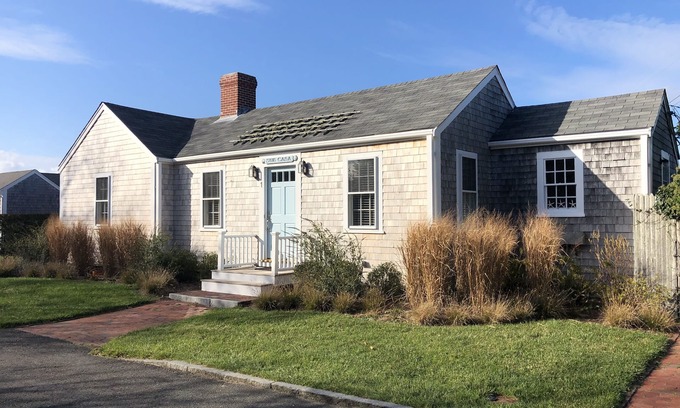 Brant Point Cottage | Brant Point, Best Location On The Island!