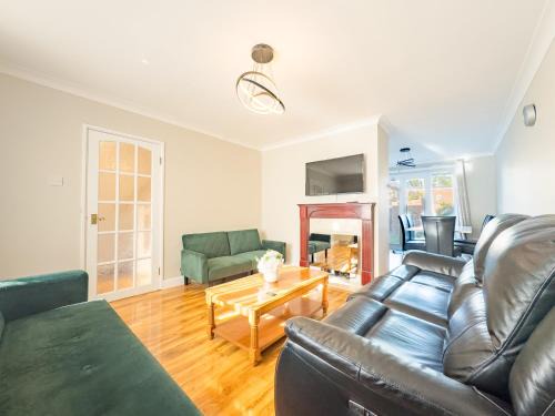 Basildon House | Braybrooke Bliss - 3 Bedroom House in Basildon