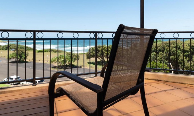 Yamba House | Breakers Unit 1 10 - LJHooker Yamba