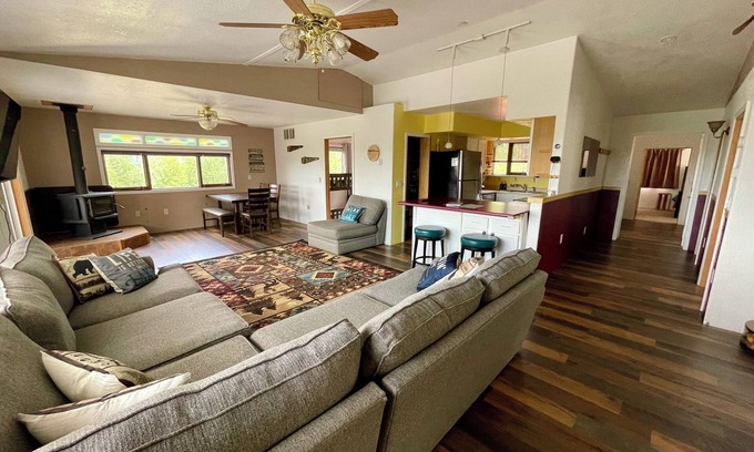 Harding-Birch Lakes House | Breathtaking Views of the Lake, Sunset, & Northern Lights w/Zero Cleaning Fees!