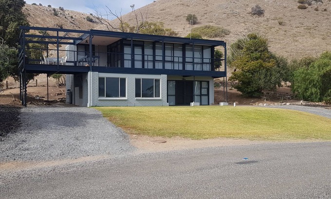 Carrickalinga House | Breeze on Northbay Beach - Beach House