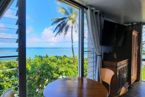 Punaluu Apartment | Breezy Beachfront Bali-Style Haven 180 Degree OceanView