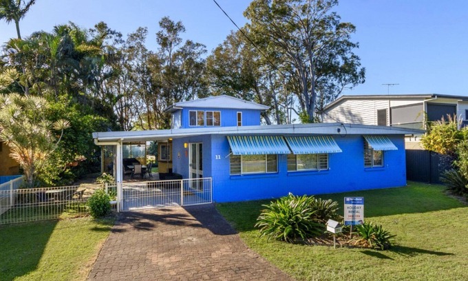 Banksia Beach House | Bribie Beach House on Solander