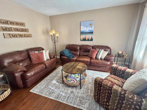 Fayetteville House | Brick By The Bridge - POOL!