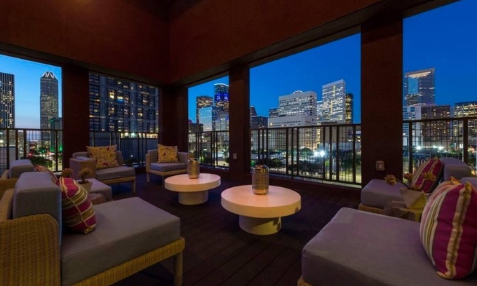 Central Business District Apartment | Bright and Airy Condo With Fast Wifi Gym Pool Parking Included