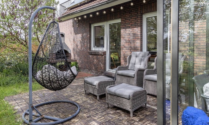 Carolinensiel Apartment | Bright and homely: the vacation apartment with its approx.
