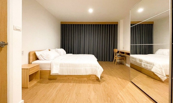 Phaya Thai House | Bright and Spacious Room at Aree, local hipster area of Bangkok