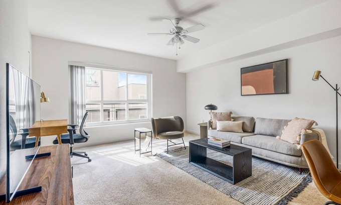 West Bellevue Apartment | Bright Downtown Bellevue 2BR w/W/D & Storage, near Shops, by Blueground