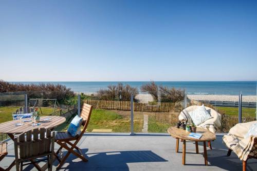 Wittering House | Bright & Dreamy On the Beach Garden & Balcony