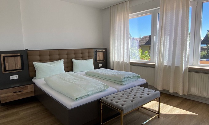 Ueberlingen Apartment | Bright large vacation apartment with terrace and large professional kitchen