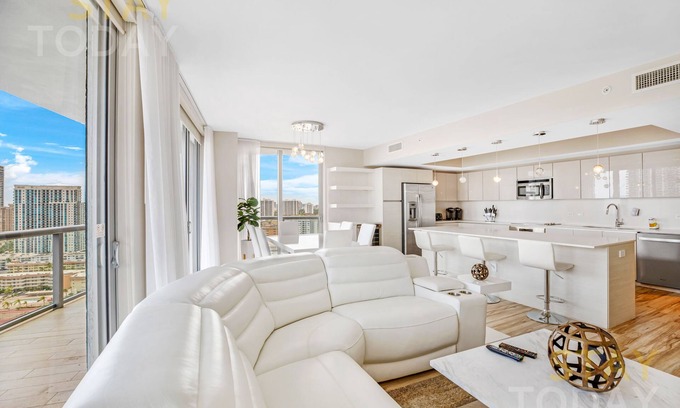 Hallandale Beach Condo | ★BRIGHT OCEAN VIEW CONDO! LUXURY 3BDR!