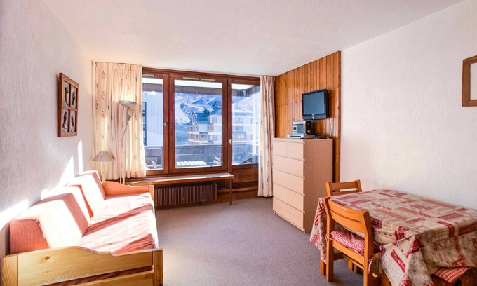 Val Claret Apartment | Bright Studio with Balcony · Ski-in/Ski-out · Near Shops in Tignes