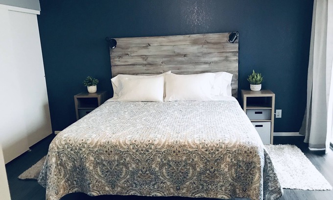 Tucson Condo | Bright, stylish retreat near the Foothills