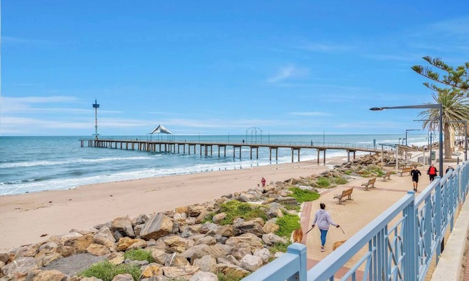 Brighton House | Brightly Beachside Where Jetty Rd meets the Ocean