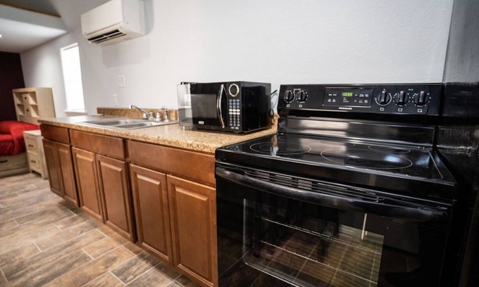 Brazoria Cabin | Bring the family and relax in one our cabins close tothe river!