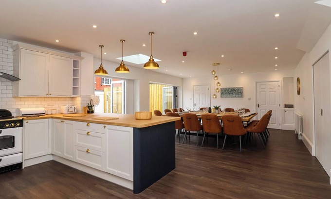 Bridlington Old Town Cottage | Broad Bay Lodge