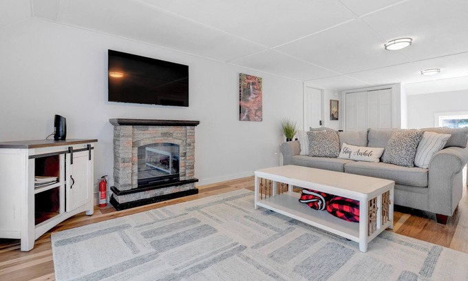 Bethel Apartment | Broad Street 3 | Birch Apartment