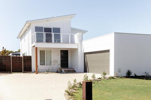 Inverloch House | Broadbeach House- Inverloch