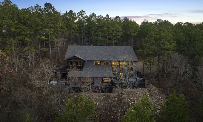 Broken Bow Cabin | Broken Branch Lodge, Offers guests unique amenities & amazing views