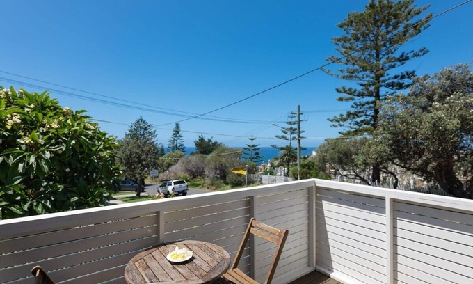 Bronte House | Bronte Boho Chic near Ocean with Parking