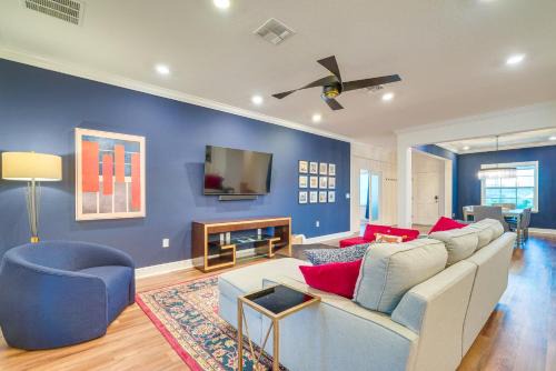 Brooksville House | Brooksville Home about 12 Mi to Cabot Citrus Farms