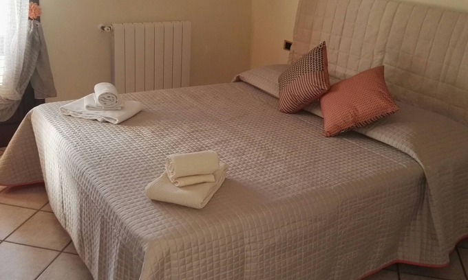 Oliveto Cottage | Brucoli Bay, relaxation with view on the gulf and the volcano Etna.