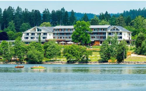 Titisee-Neustadt Hotel | BRUGGER'S Hotelpark am See