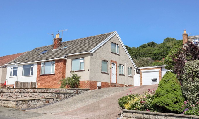 Rhos on Sea House | BRYN BACH, with a garden in Rhos-On-Sea