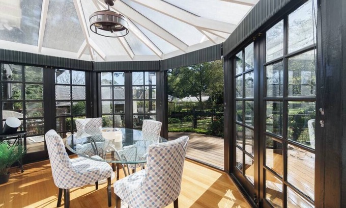 Leura Cottage | Bryn-y-Mor Cottage/Romantic/Fireplace/Couples