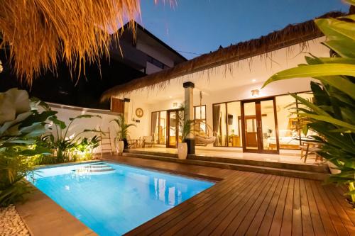 Kerobokan Villa | Bubble Villa & Rice field view