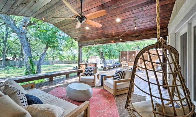 Buda House | Buda Home with Deck and Fire Pit - 15 Mi to Austin!