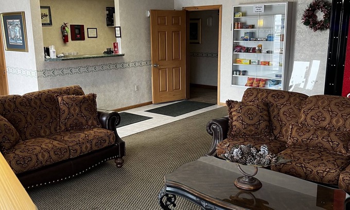 Escanaba Hotel | Budget Host Inn & Suites