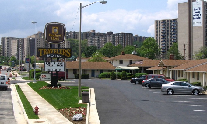 Huntington Hotel | Budget Host Travelers Motel
