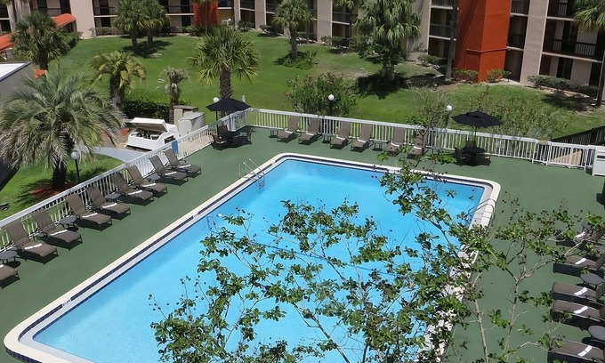 Florida Center Hotel | Budget Stay with Pool & Parking – Near Disney, Universal & SeaWorld
