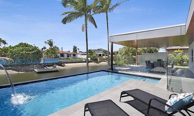 Broadbeach Waters House | Buena Vista Summary: