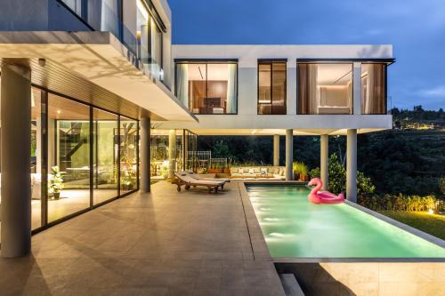 Lembang Villa | BugenVilla Bandung, 4BR, Heated Swimming Pool