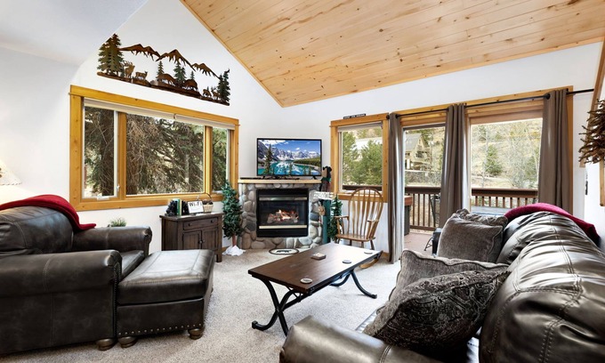 Fall River Estates Condo | Bugle Pointe A09 (Private Hot tub) River Views!