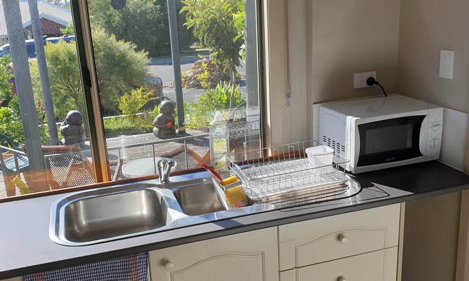 Carey Park House | Bunbury's Most Convenient Location