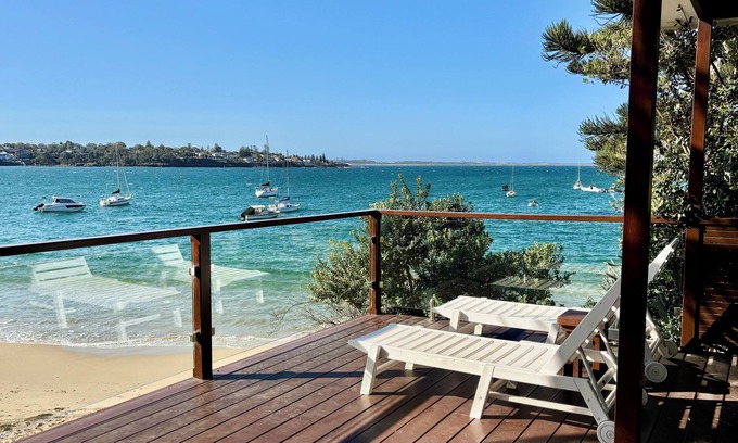 Bundeena House | Bundeena Beach Hut on Gunyah Beach