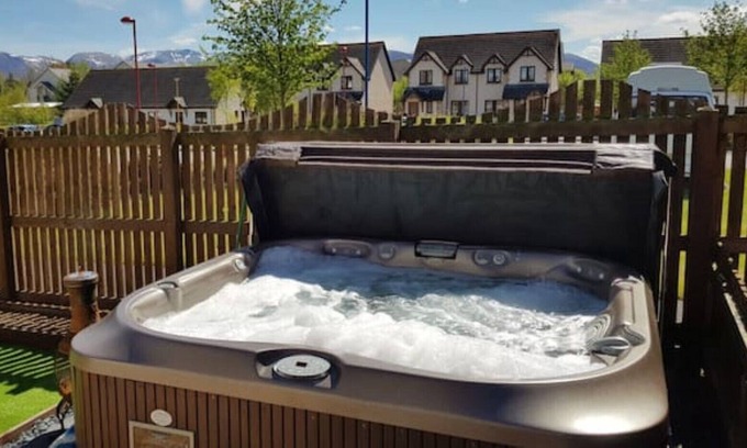 Aviemore House | Bungalow in aviemore with hot tub. 4.9🌟 rating with over 250 reviews