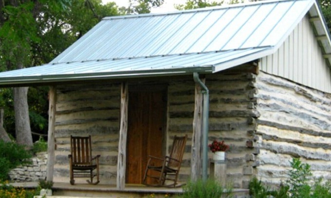 Dripping Springs Cabin | Butler Cabin at The Homestead B&B