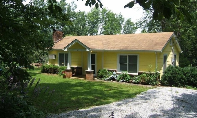 Saluda Cottage | Buttercup Cottage, Historic Saluda, NC. Cozy Mountain Retreat