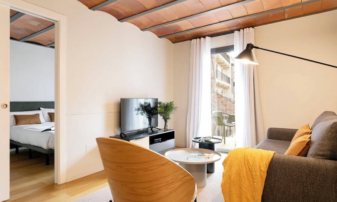 El Raval Apartment | BY RAMBLAS AND THE SEA! GREAT LOCATION!