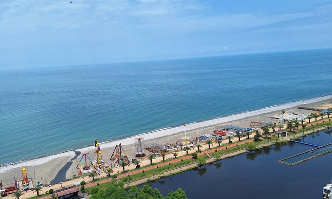 New Boulevard Apartment | By the sea